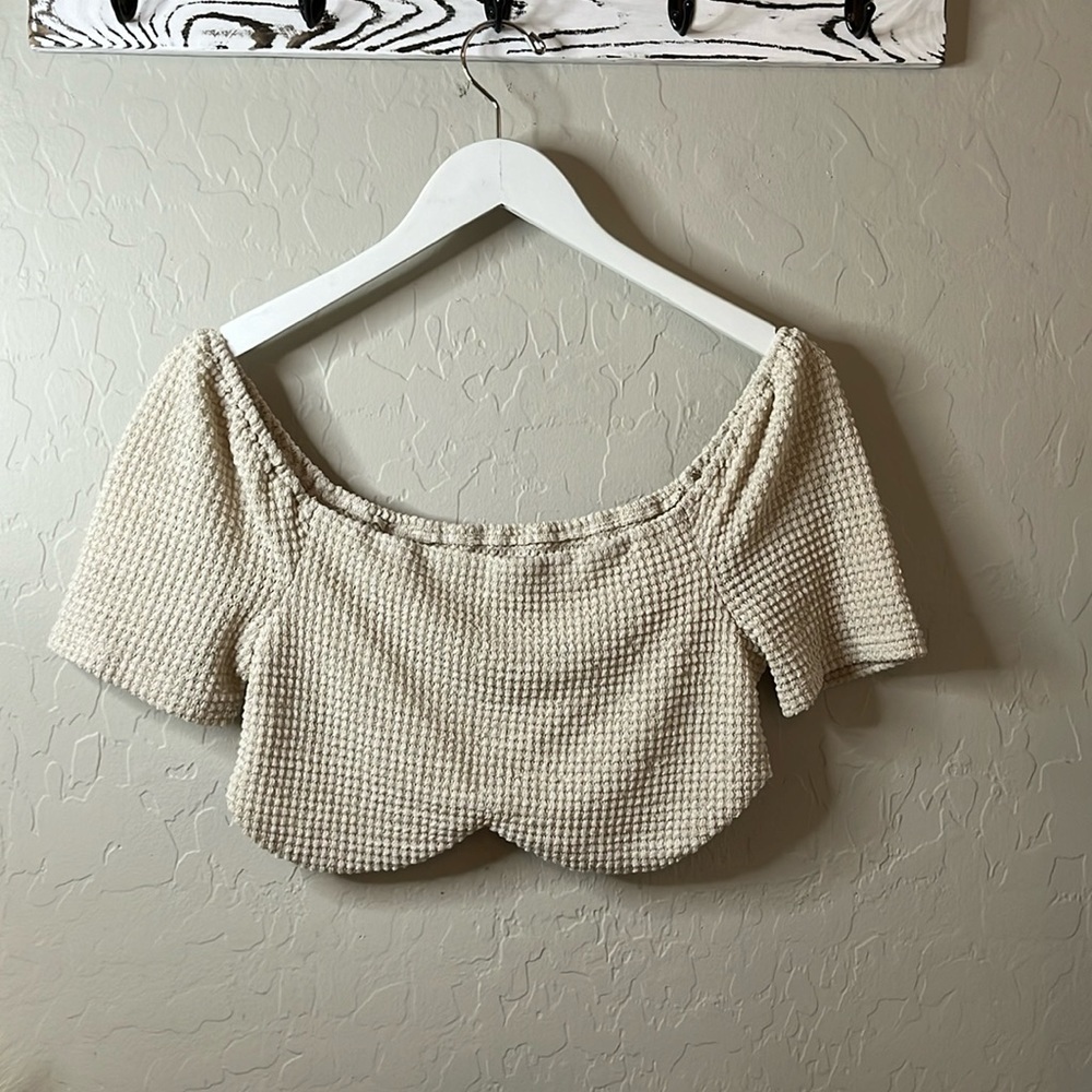SHEIN tan crop top scalloped edge on bottom lined in front textured fabric sz L